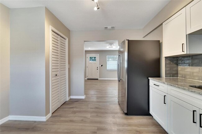 Building Photo - 1462 Cleveland St