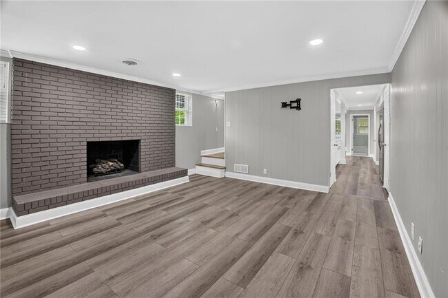 Building Photo - 2982 Northbrook Dr