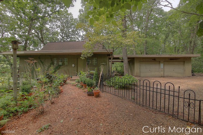 Building Photo - 3 br, 3.5 bath House - 201 Honey Creek Ave NE