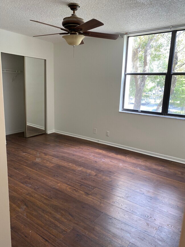 bedroom - 955 Egret Cir