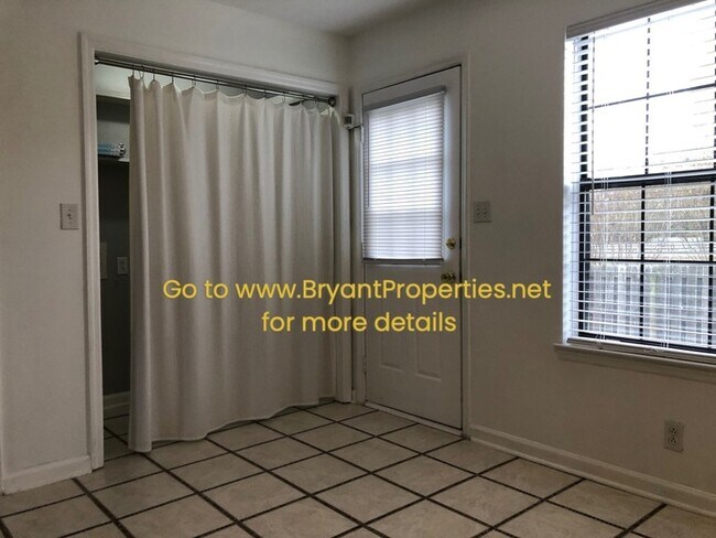 Building Photo - 229 Edgewood Dr