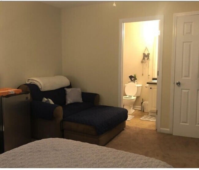 Building Photo - 5755 Burkhalter Rd