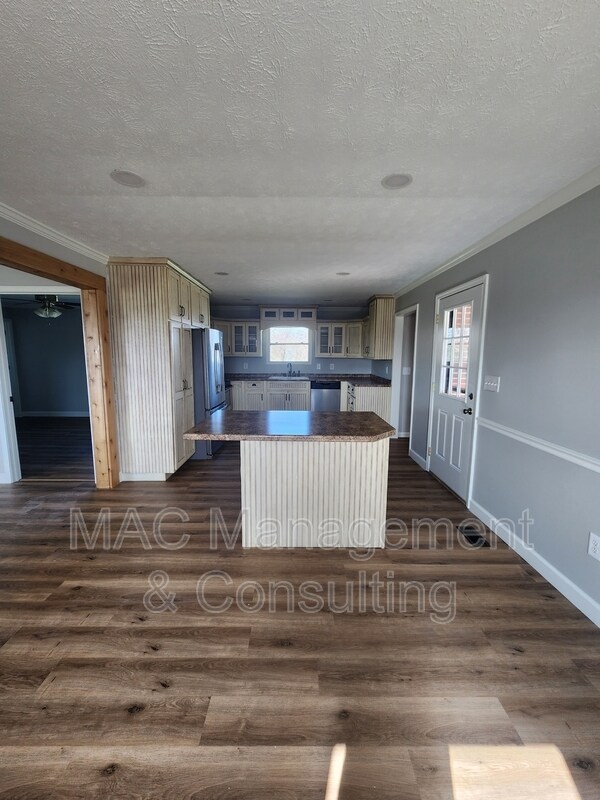 Building Photo - 4680 S Grundy Quarles Hwy