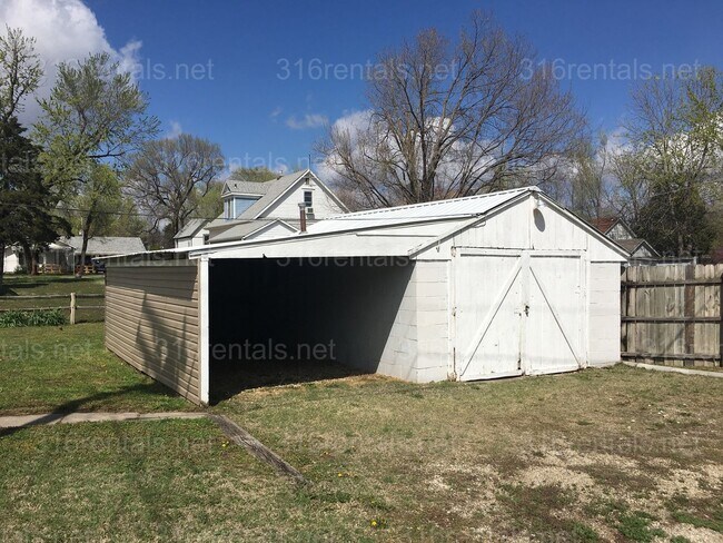 Building Photo - $850 - 2 bed 1 bath - Single Family Home