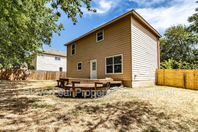 Building Photo - 446 S Water Ln