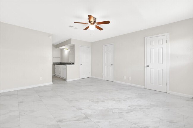 Building Photo - 6358 Creekbend Dr