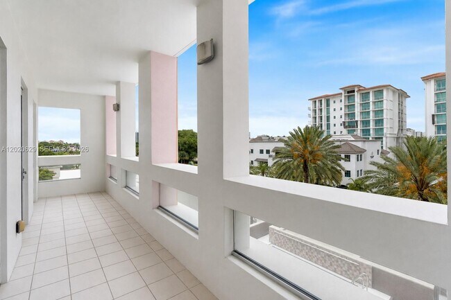 Building Photo - 455 E Palmetto Park Rd
