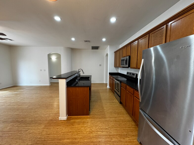 Building Photo - 7828 S 68th Dr