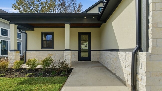 Building Photo - 3515 Country Club Blvd