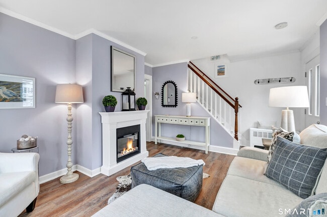 Building Photo - 132 Pequot Ave