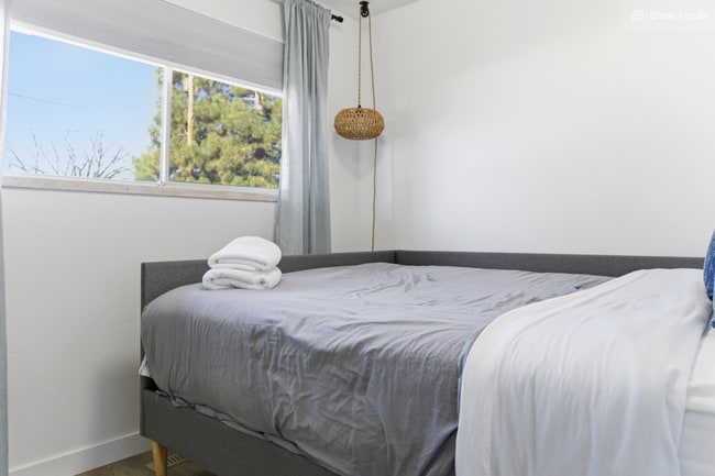 Building Photo - 4787 N Canyon Rd