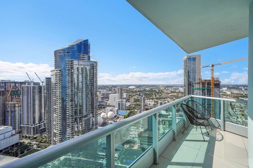 Building Photo - 900 Biscayne Blvd