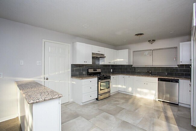 Building Photo - 6407 Nuben St