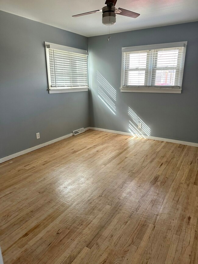 Building Photo - 99 S Lamar St