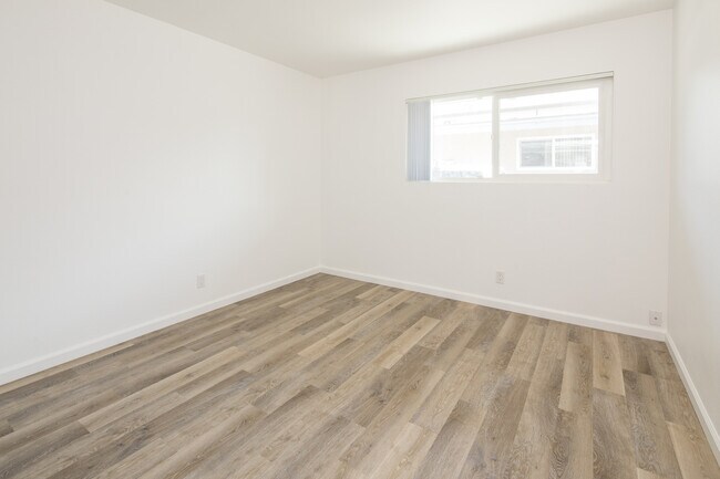 Building Photo - 6740 Sabado Tarde Rd