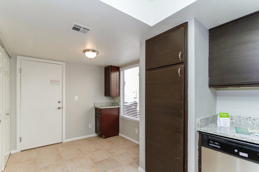 Building Photo - 857 Schooner Dr