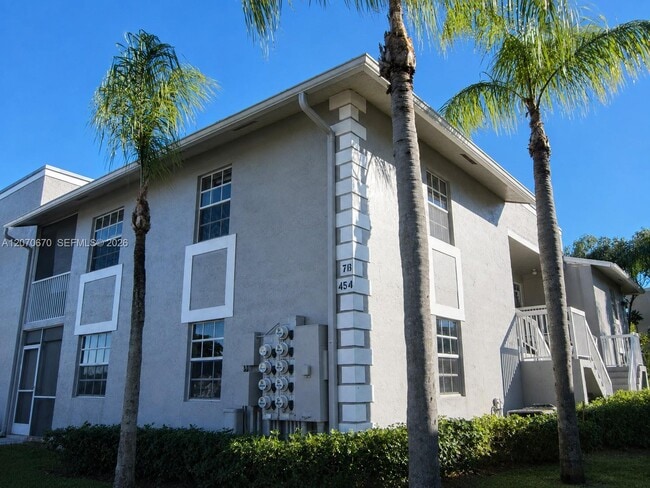 Building Photo - 454 NE 210th Cir Terrace