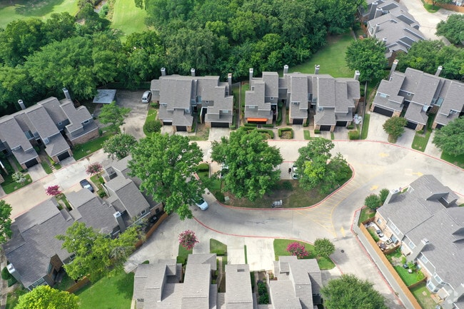 Aerial Photo - Waterchase Gardens