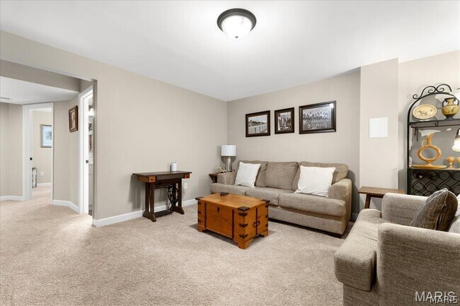 Building Photo - 601 Monarch Dr