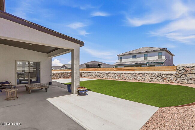 Building Photo - 7509 Enchanted Pk Dr