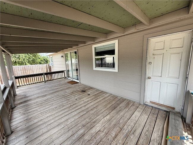 Building Photo - 1045 Ferryboat Ln