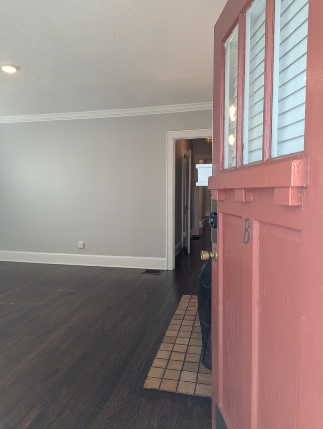 Building Photo - 720 Berne St SE Apt B
