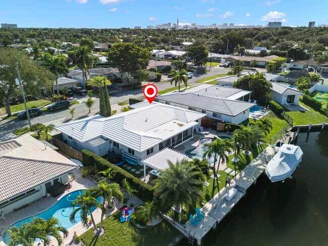 Building Photo - 6251 NE 19th Terrace