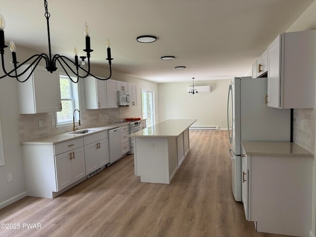 Building Photo - 125 Cobblestone Dr