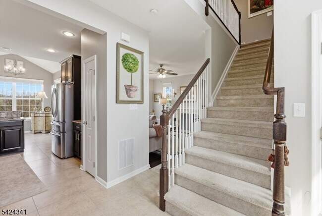 Building Photo - 263 Winding Hill Dr