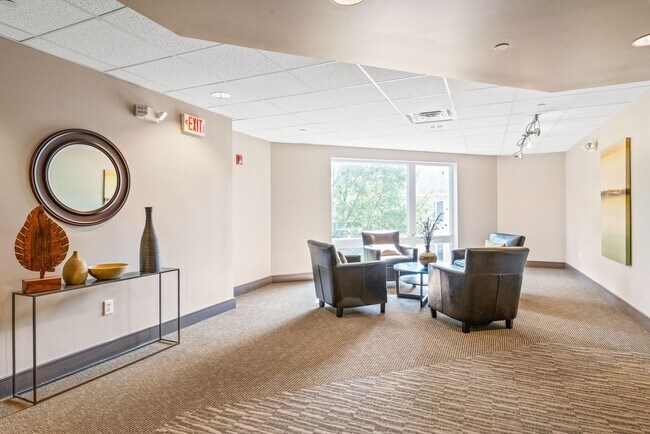 Building Photo - (Coming Soon) 1 Bedroom Condo In Southend with garage