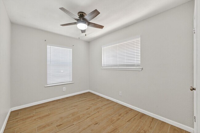 Building Photo - Affordable home in a Central Location!