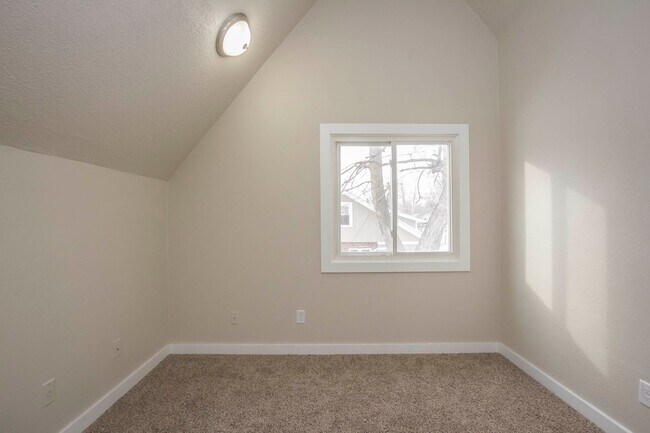 Building Photo - 3844 4th St