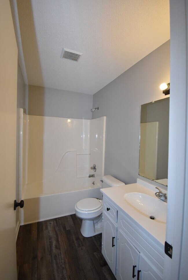 Building Photo - 3264 Tower Dr
