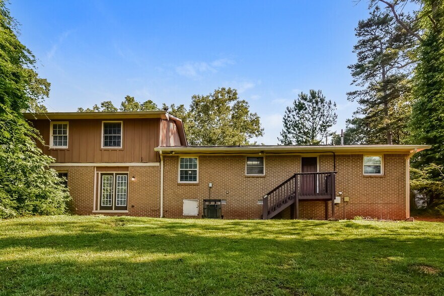 Building Photo - 4232 Newcomb Rd