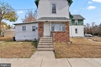 Building Photo - 302 N Main St