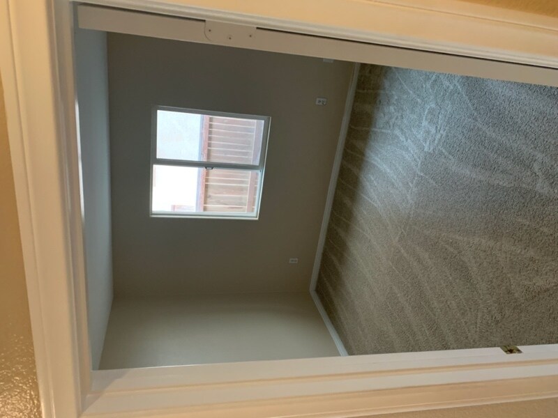 Building Photo - 9219 Canyon View Ave