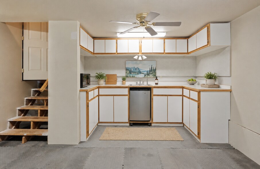 Building Photo - 7424 SW Tenino Ln