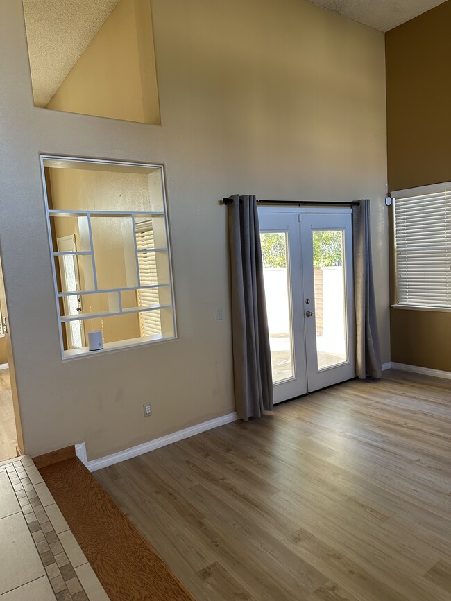 Building Photo - 42263 Valley Vista Dr