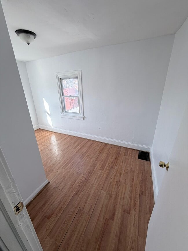 Building Photo - 415 Hudson St