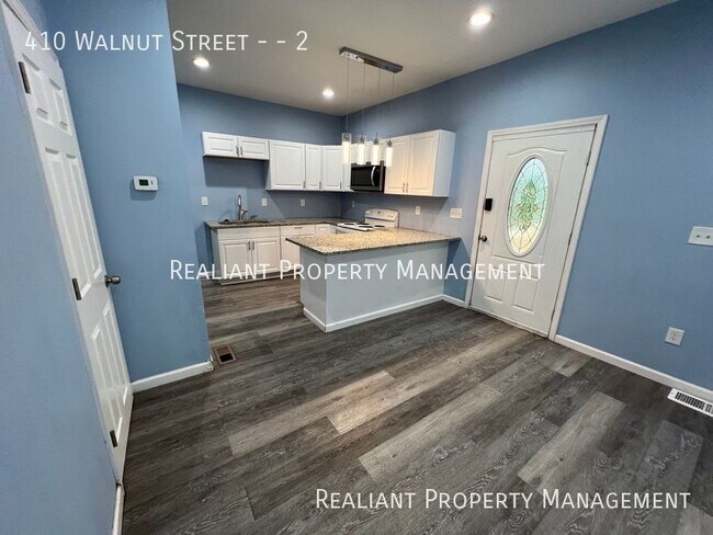 Building Photo - 410 Walnut St