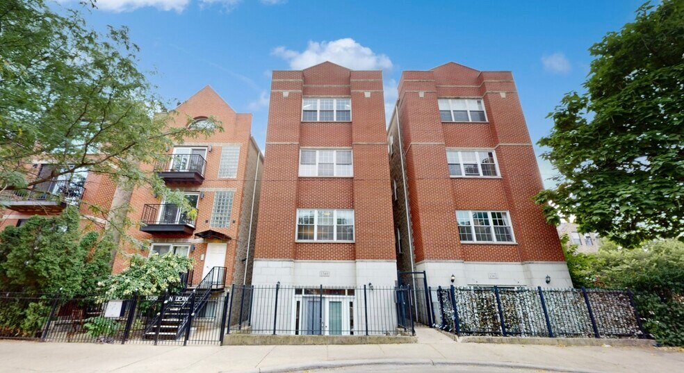 Building Photo - 1340 N Dean St