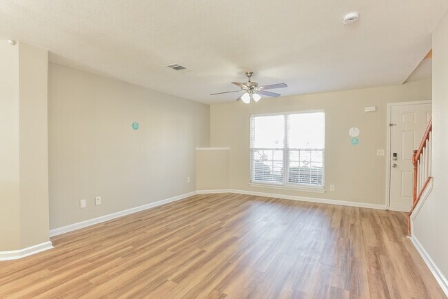 Building Photo - 8025 Logan Dr