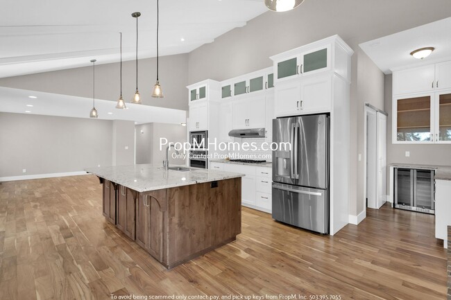 Building Photo - Newly Renovated 5 Bedroom Stunner in West ...