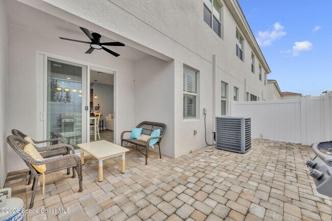 Building Photo - 1445 Isabella Dr