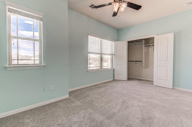 Building Photo - 508 Nogales Ln