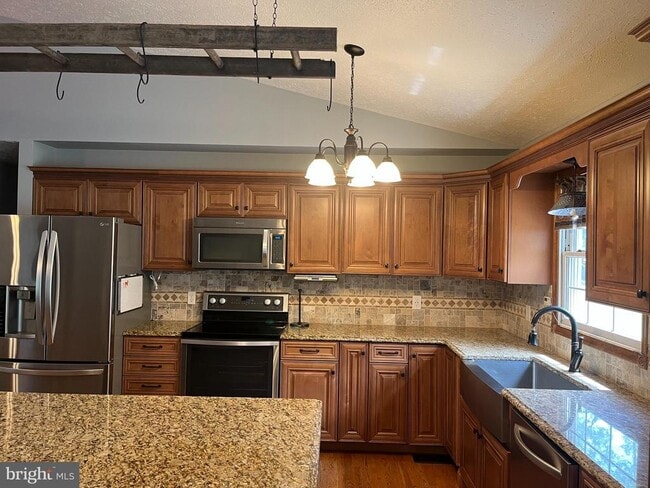Building Photo - 65 Bentley Dr