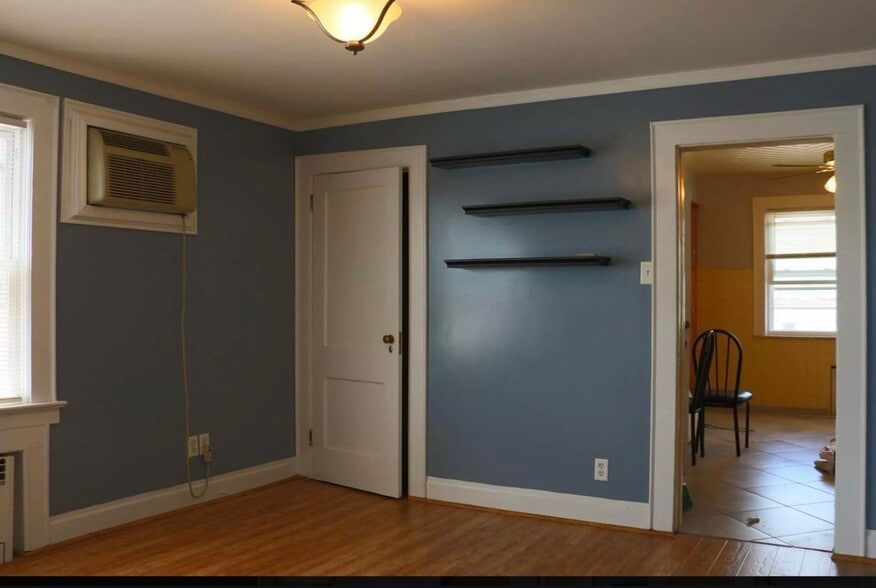 Building Photo - 454 N 7th St