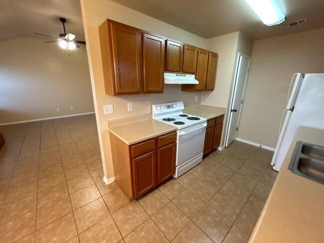 Building Photo - 2505 Southwood Dr