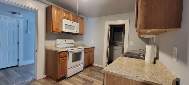 Building Photo - 408 Rudd Ave