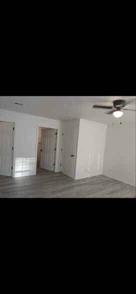 Building Photo - 63173 E 291 Rd